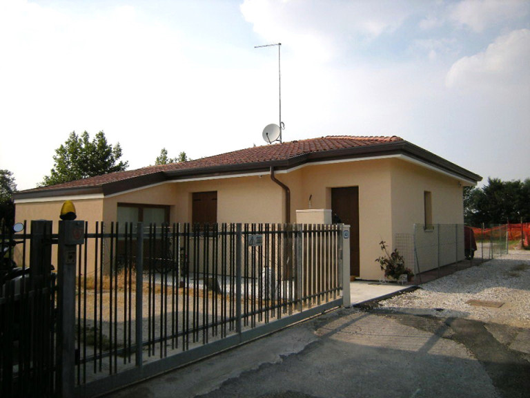 CONSTRUCTION OF FAMILY HOUSE WITH DELIVERY KEYS IN HAND – PADUA (PD)